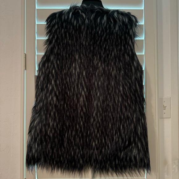 Via Spiga faux fur vest, NWT - Picture 2 of 5